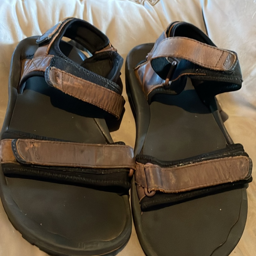 Olukai Sandals. Mens Size 11. Brown